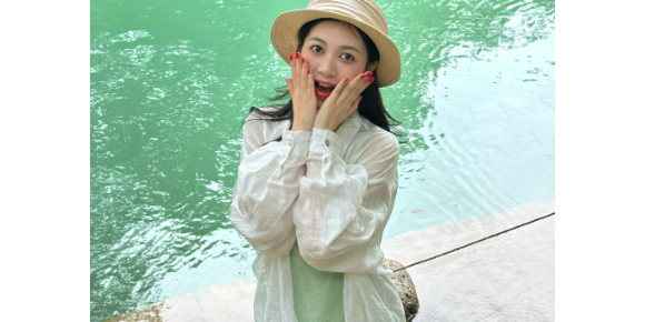 坠入人间绿宝石  ​​​