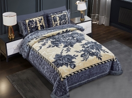 Natural and environmentally friendly: pure wool/cashmere, biodegradable material