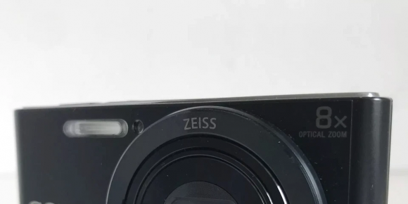 Sony DSC-W830 Cyber-Shot 20.1MP 8x optical zoom Digital Camera Black